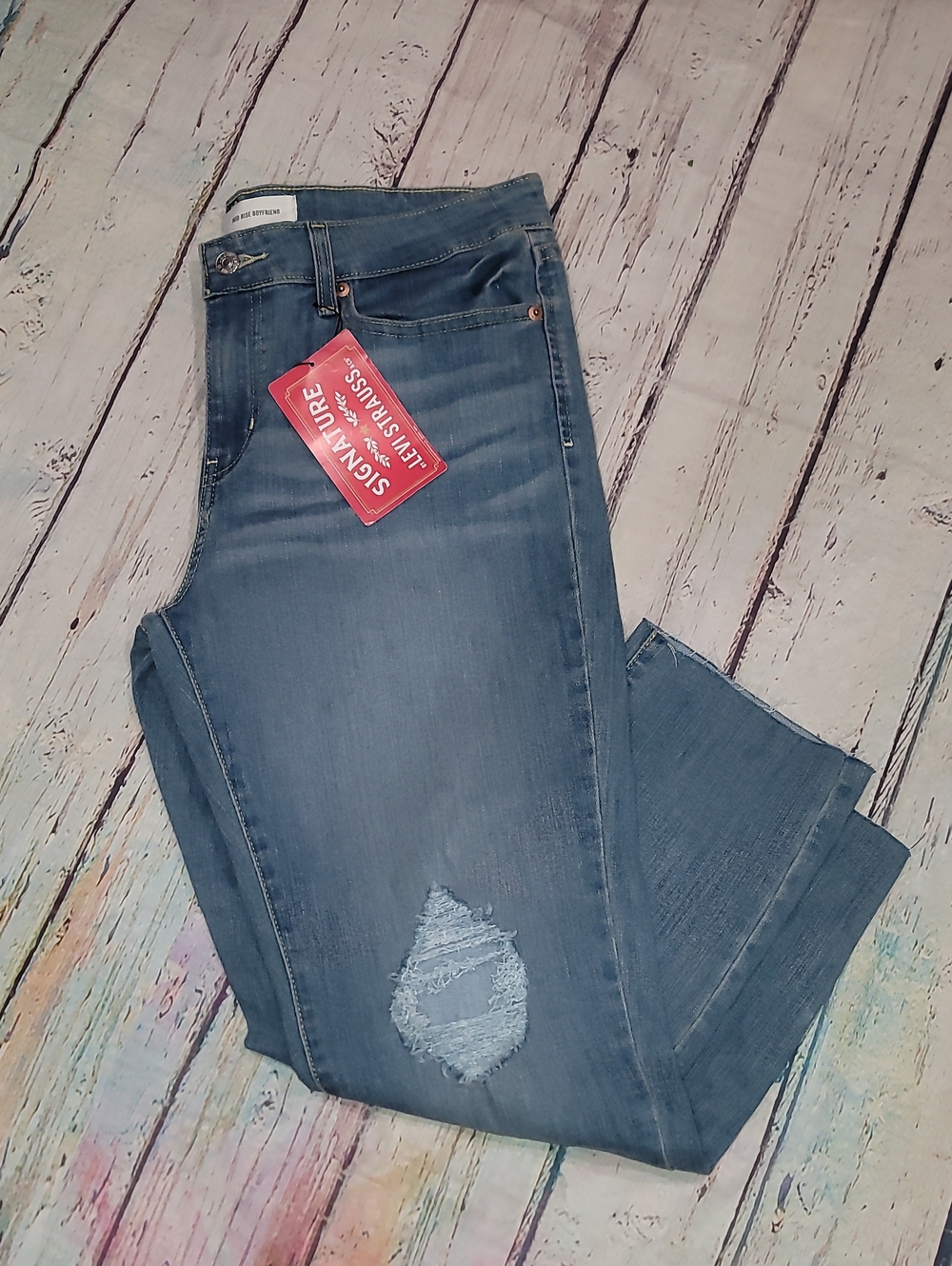 Levi Mid Rise Slim Boyfriend Jeans